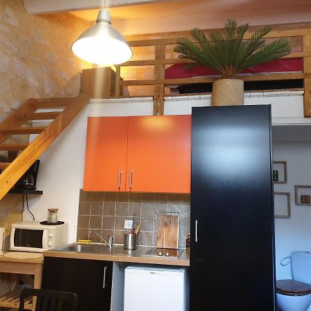 Joli Petit Studio Au Coeur D'Uzes Appartement Buitenkant foto
