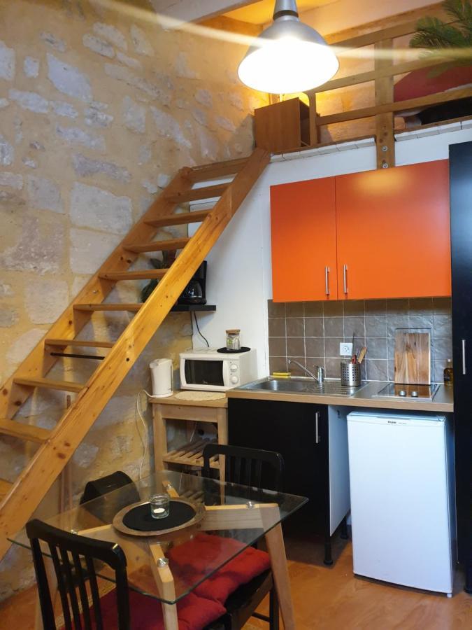 Joli Petit Studio Au Coeur D'Uzes Appartement Buitenkant foto